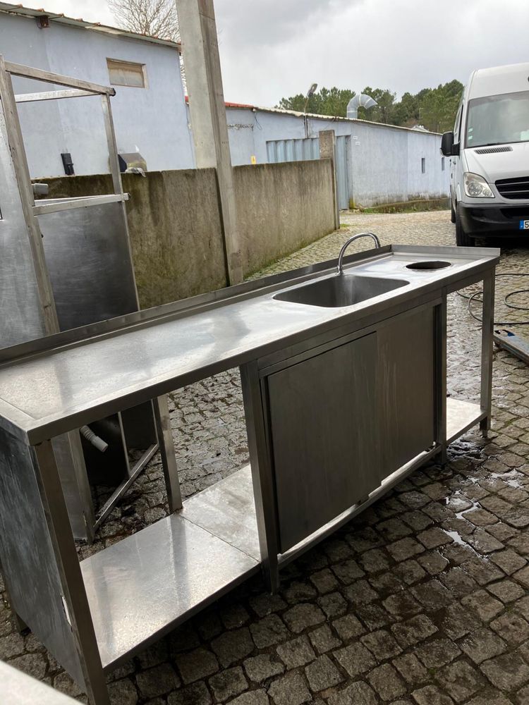 Bancada com pia industrial - Inox