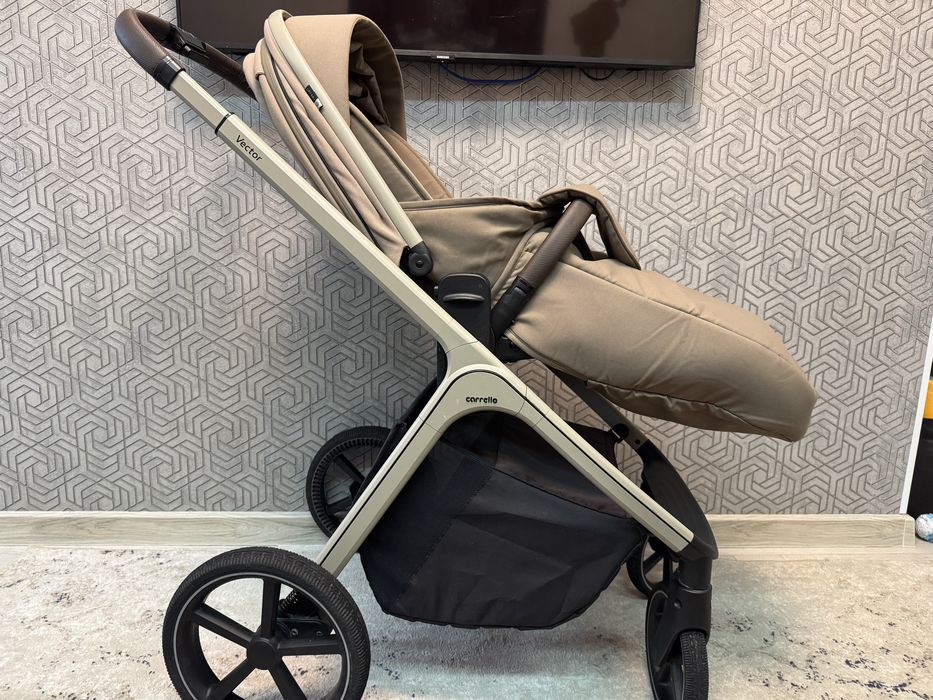 Коляска Carrello Vector