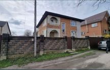 Будинок в місті !