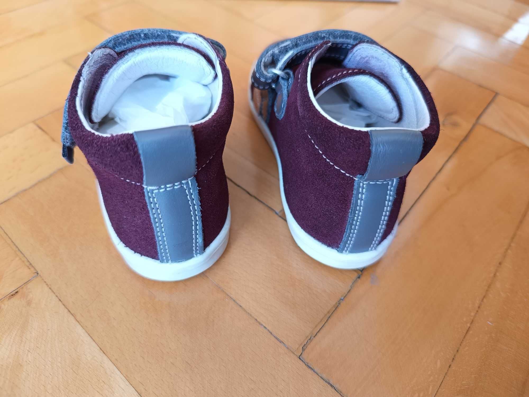 Buty/ Obuwie profilaktyczne Bartek rozm.23, kolor bordo