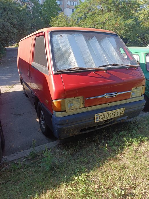 Мазда Бонго Е 2000