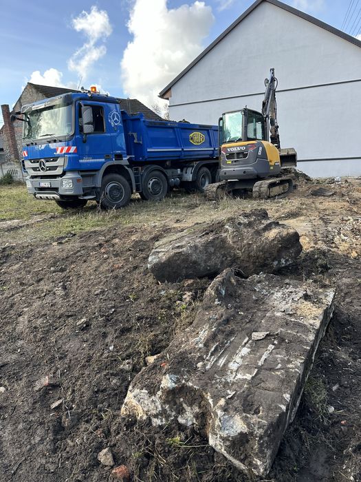 Usługi sprzętem Koparka 11 toni 5 ton ,4 ośka