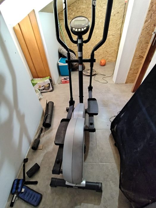 Bicicleta elíptica marca Domyos 750