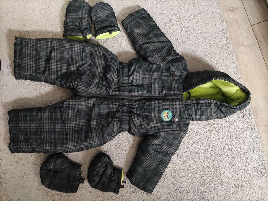 Kombinezon dla niemowlaka r.68