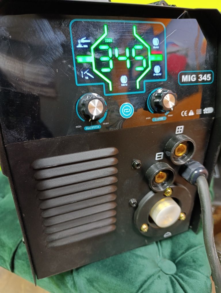 Зварювальний інверторний напівавтомат MIG 345 LCD