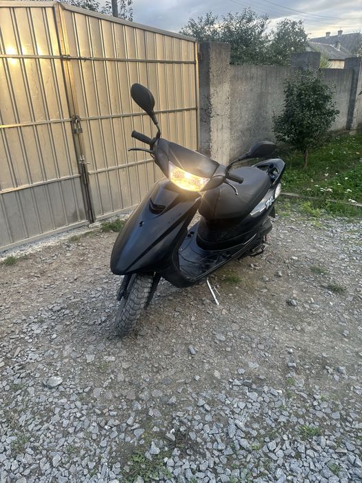 Продаю скутер ямаха джог зр 39