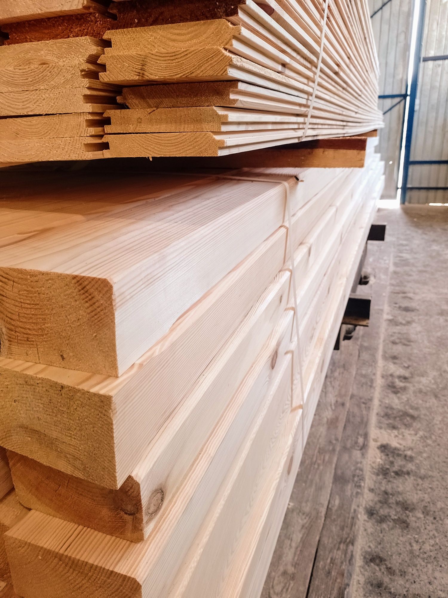Drewno Konstrukcyjne Strugane Czterostronnie Deski Słupy
