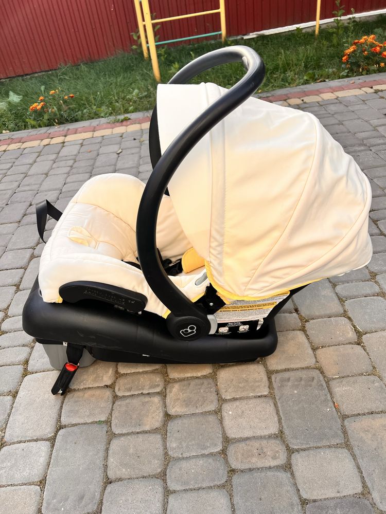 Дитяче автокрісло Maxi-Cosi Mico AP з ISOFIX базою, 0+