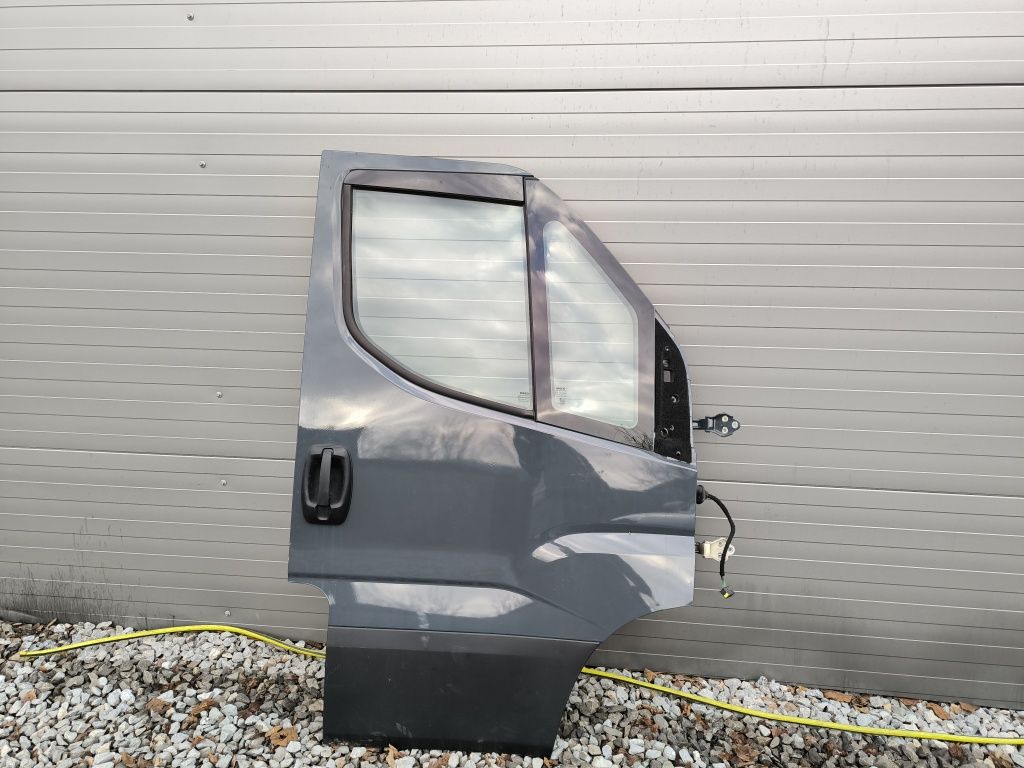 Iveco Daily drzwi szare