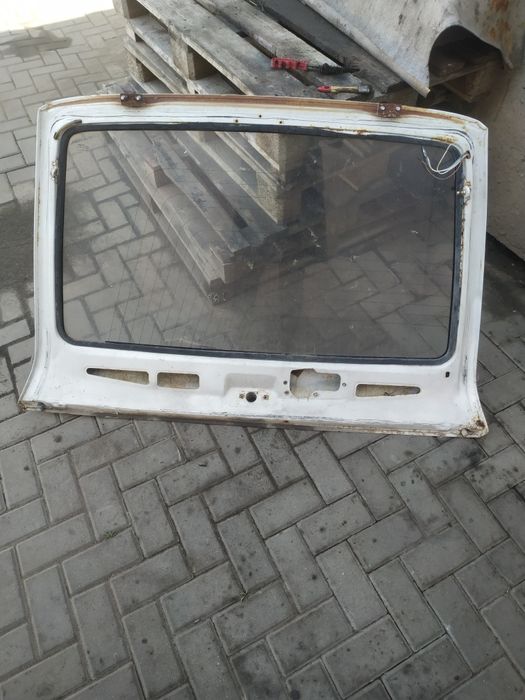 Продам ляду на Таврию,со стеклом,с подогревом