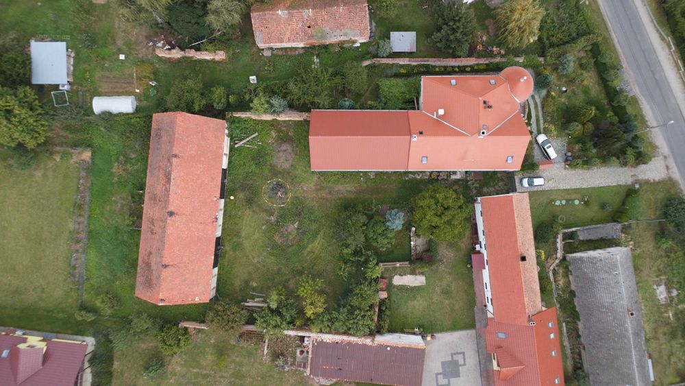 Siedlisko z wieżyczką 300 m od jeziora