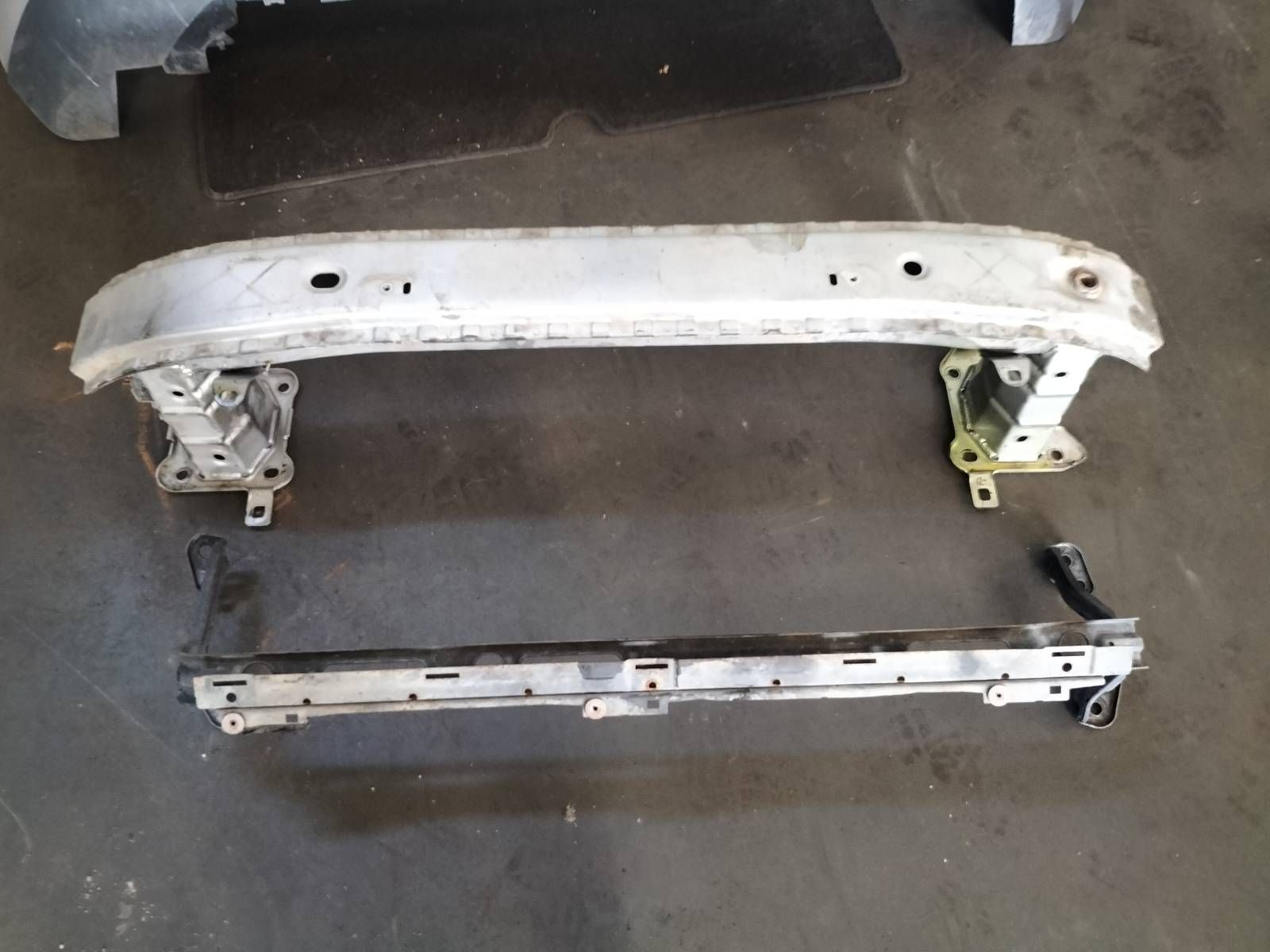 KOMPLETNY PRZÓD MASKA ZDERZAK LAMPY BŁOTNIKI VOLVO V50 I S40 II 426-26