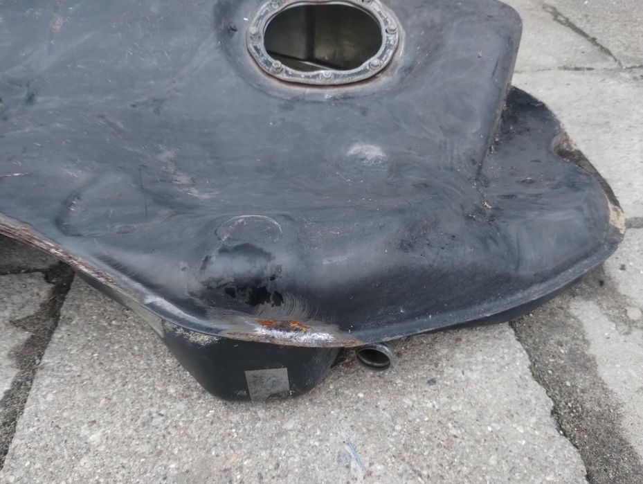 BMW 7 E38 zbiornik paliwa benzyna bak