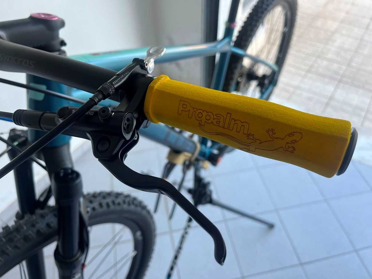 CUBE ACCESS PRO RH - Tamanho 19" (L)