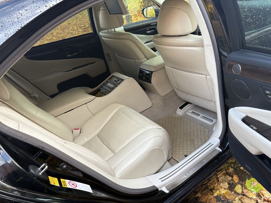 Auto do ślubu Lexus LS600