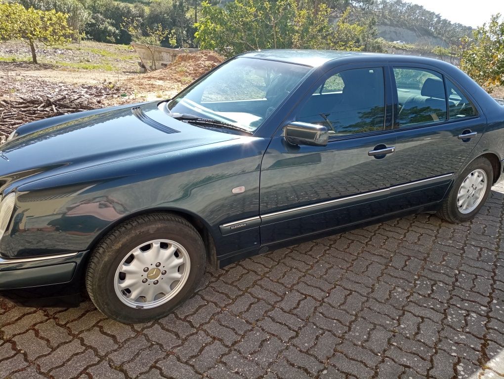 Carro Mercedes-Benz E250