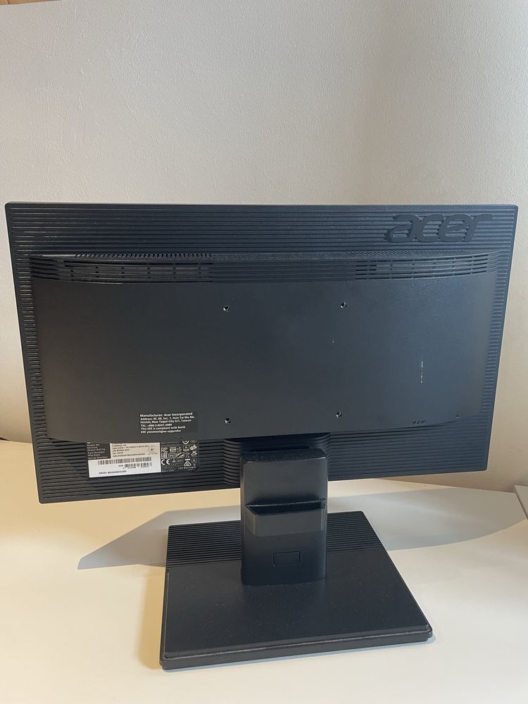 2 Monitores (ACER e SAMSUNG)