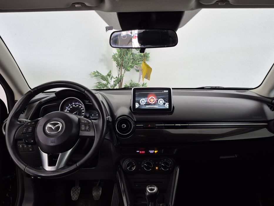 Mazda 2 1.5 - 2015 | GARANTIA | NACIONAL