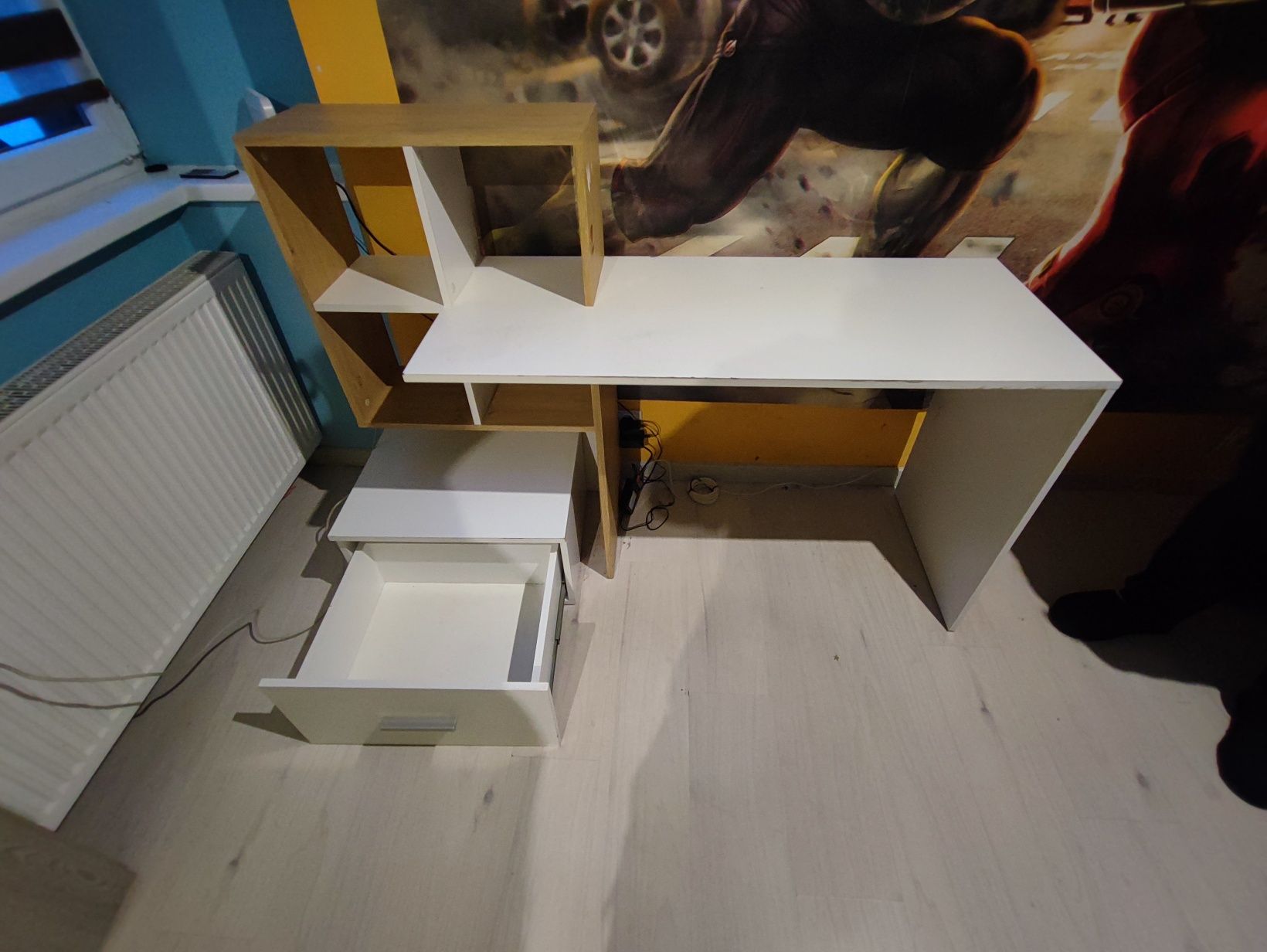 Stylowe biurko z komoda
