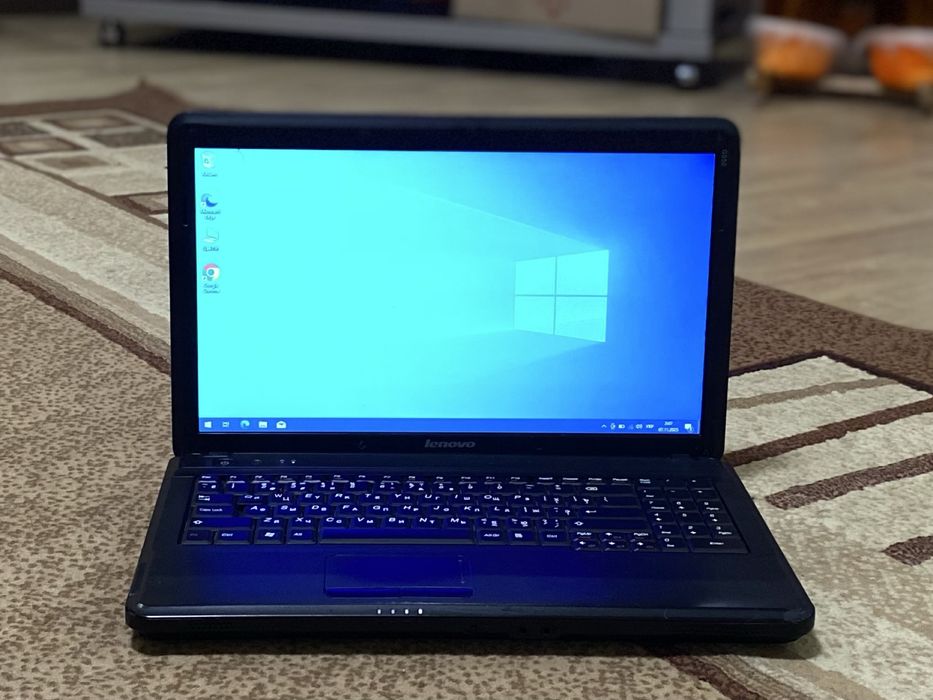 Продам ноутбук Леново 8 ГБ ОЗУ / батарея тримає 2.5год