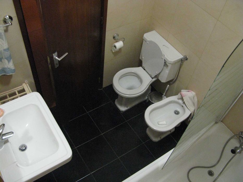 Aluga-se apartamento T1 em Miramar