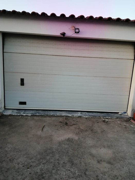 Vendo portão basculante 3,50 largura por 2,00 altura