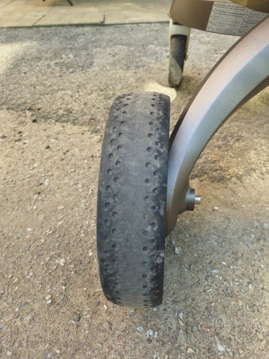 Продам дитячий візочок Stokke