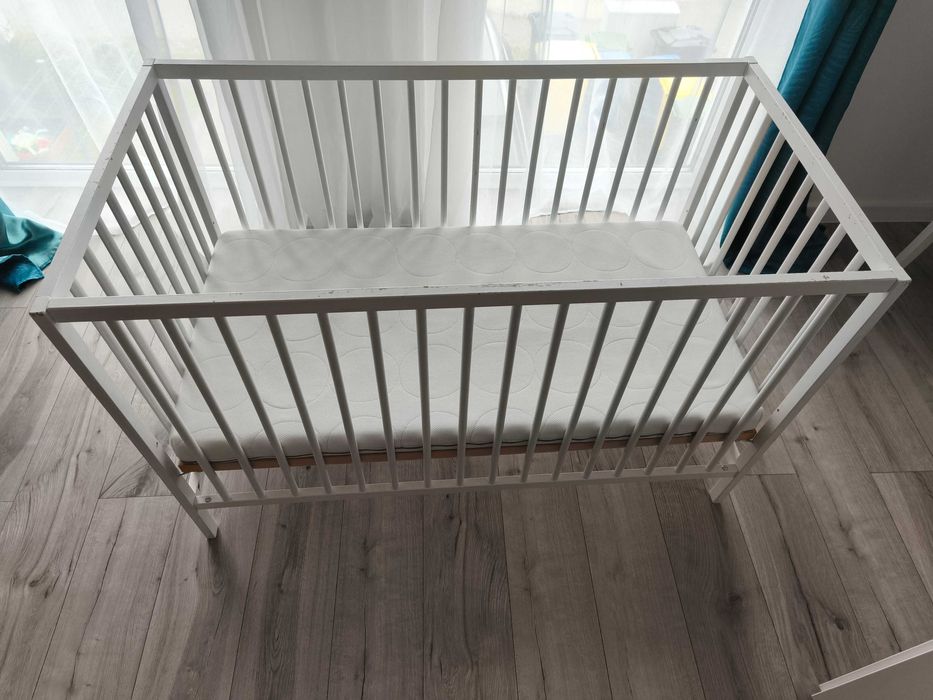 łóżeczko niemowlęce Ikea + materac Ikea