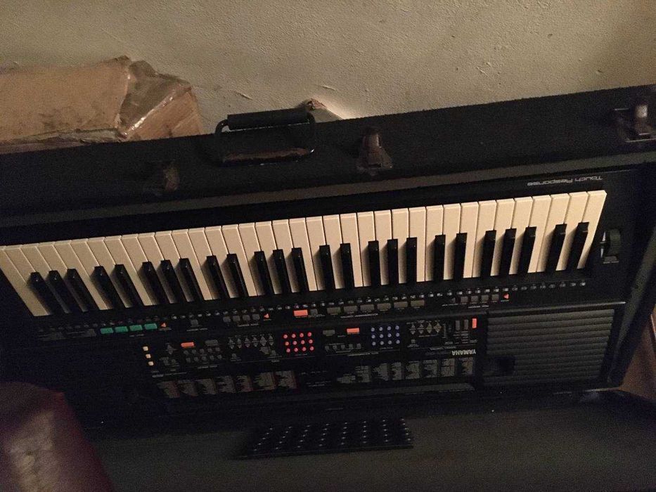 Синтезатор Yamaha psr-85 + твердий чохол UniTec