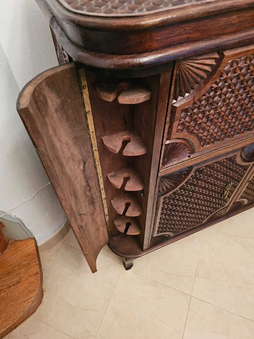 Móvel Bar Antigo em Madeira Maciça, original de Macau