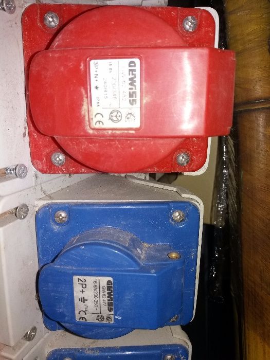 4 tomadas trifásica bifasicas com caixa derivação