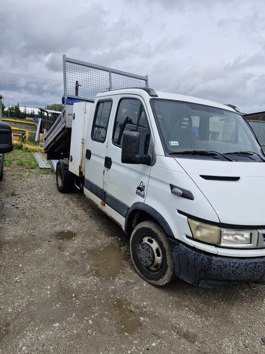 IVECO 35C12 samochód ciężarowy