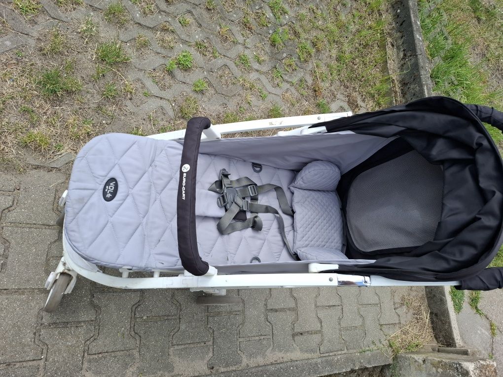 Wózek spacerowy dla dziecka