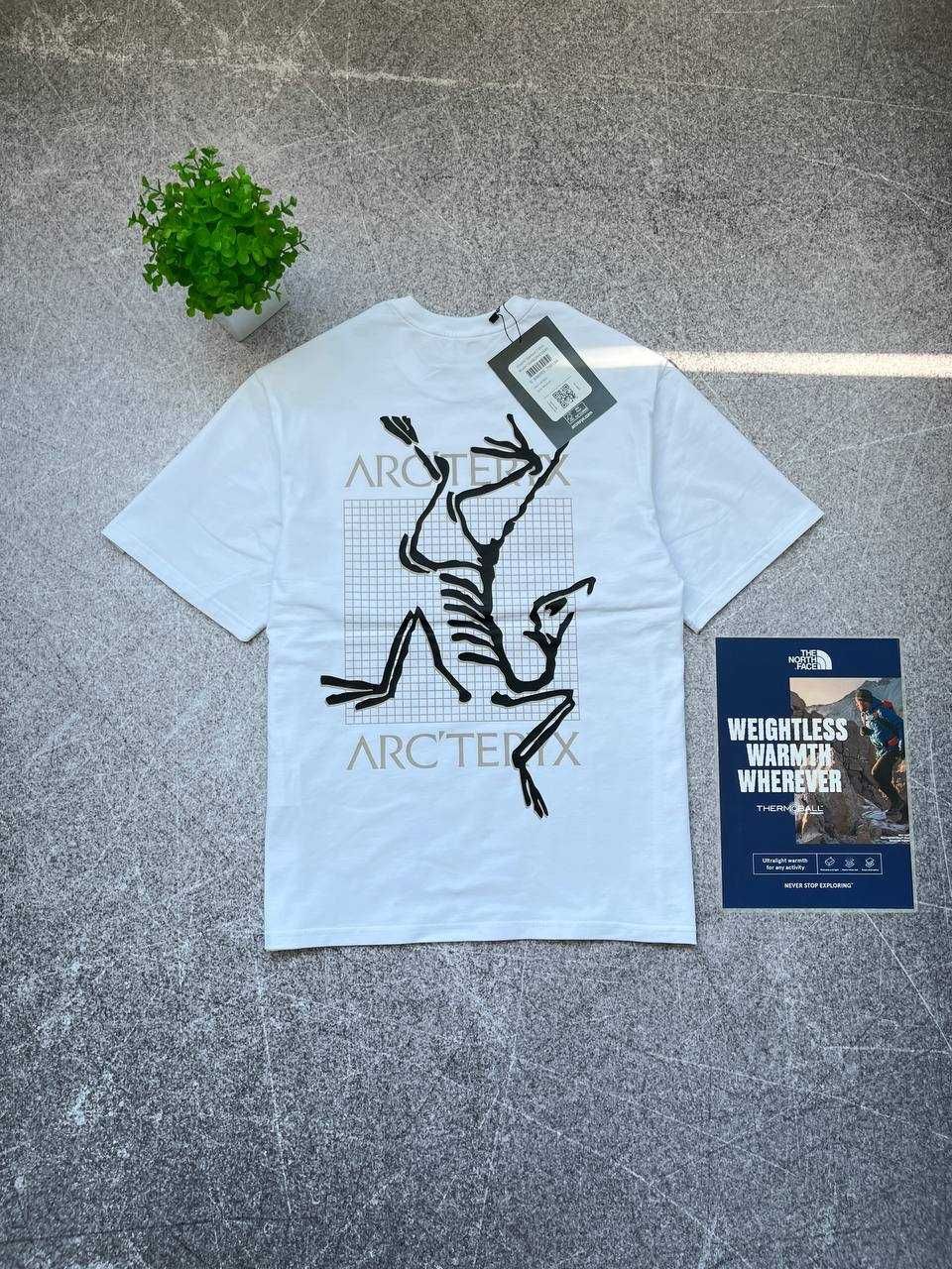 Біла футболка Arcteryx з бірками (Оверсайз)