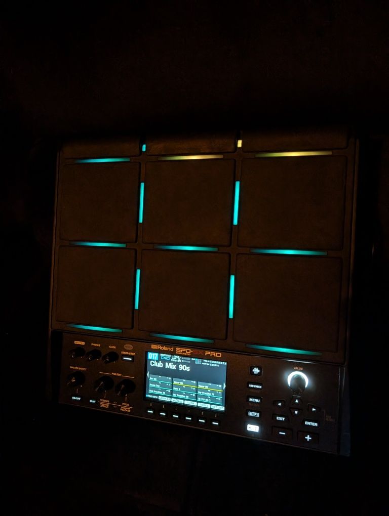 Roland SPD-SX PRO + hardcase, samplepad perkusyjny