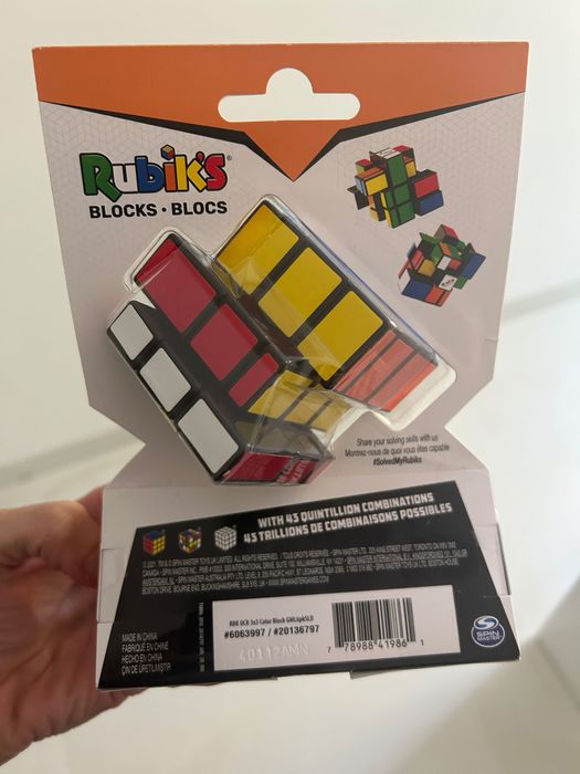 Oryginalnie zapakowana kostka Rubika