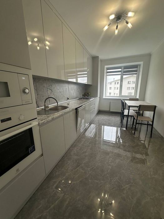 Оренда світлої 2 км квартири в спальному районі міста