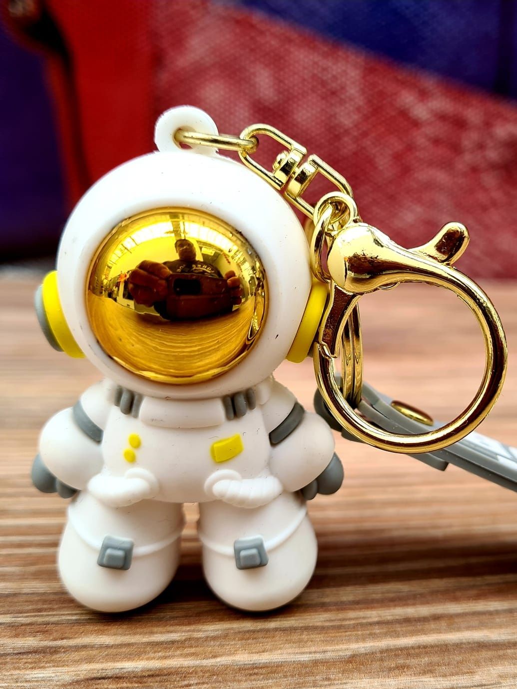 Nowy gumowy brelok breloczek zawieszka do kluczy Astronauta