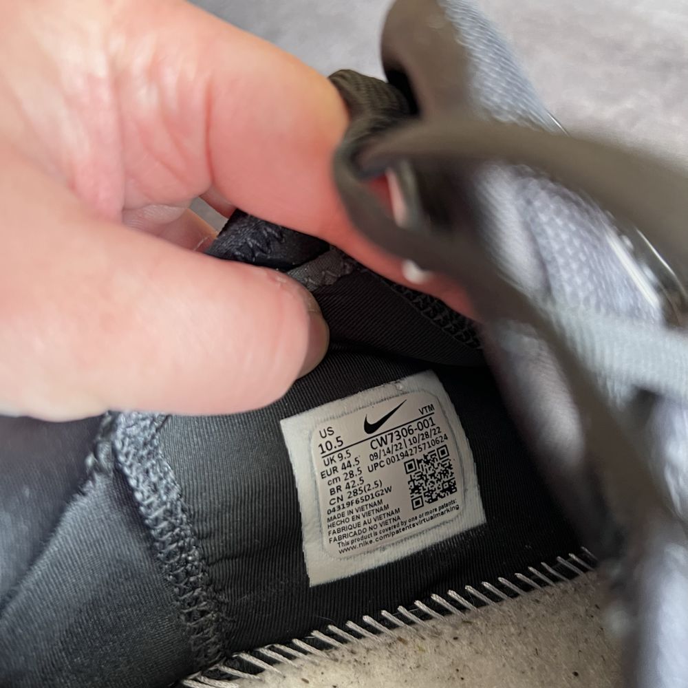 Чоловічі кросівки Nike air max 2090. P. 44,5.