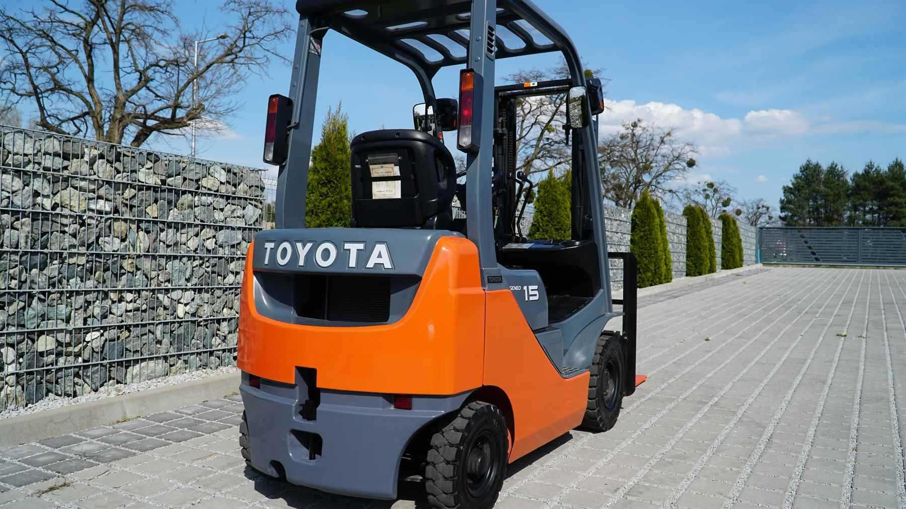 2016r  1500 kg  Toyota 02-8FGL15  benzyna +LPG wózek widłowy z Japonii