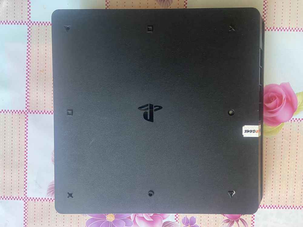 Playstation    4