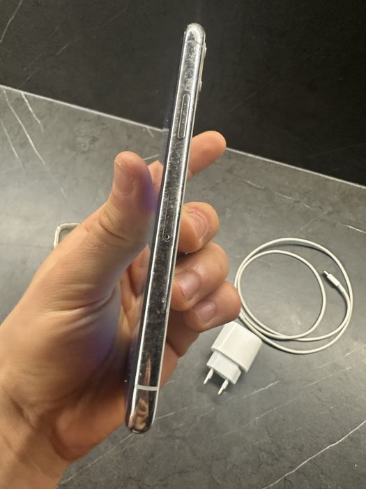 iPhone 11 Pro - 256gb - biały - stan dobry - kabel i etui gratis