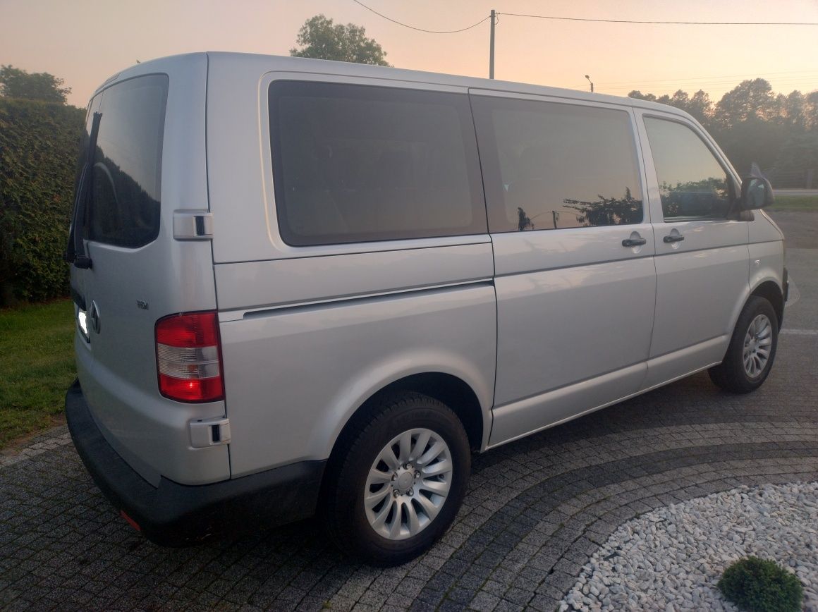 VW t5 Caravelle Transporter 9 osobowy