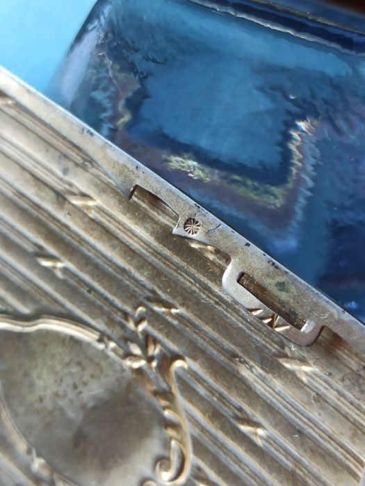 Srebrna papierośnica. Sygnowana. PrzełomXIX/XXw