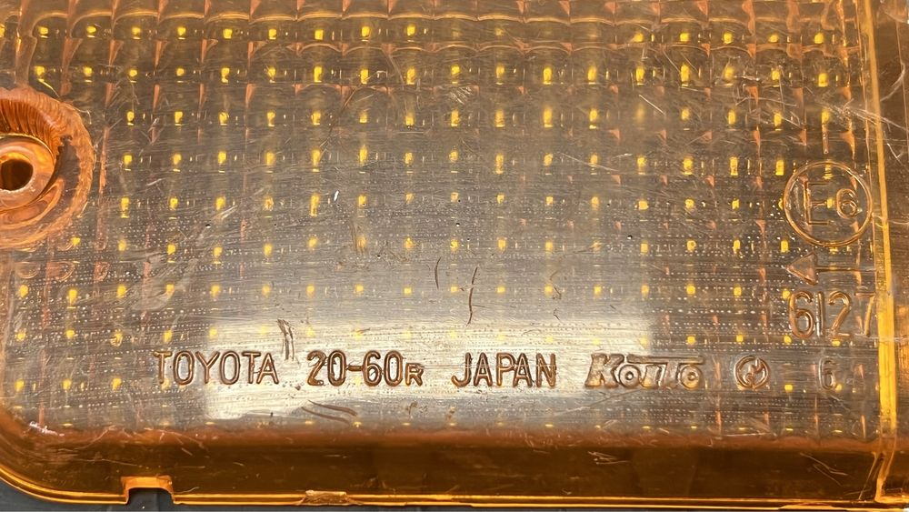 Farolins originais Toyota Corolla Vintage KOITO