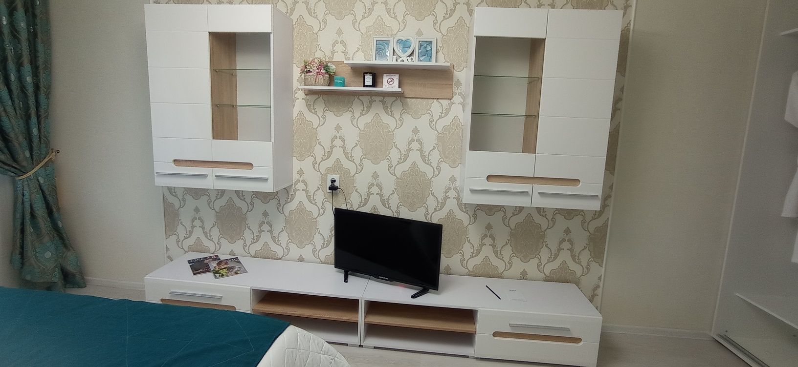 Продам мебель в зал- стенку, горку "Бьянка"