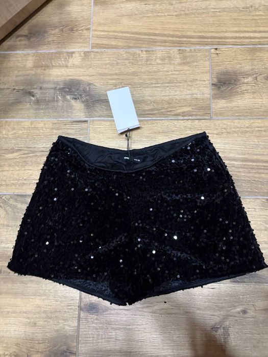 Шорти з паєтками Sinsay