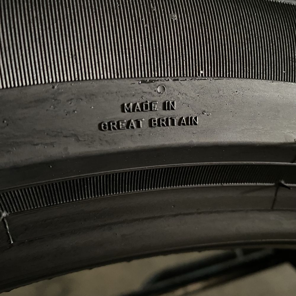 Шини 275/40/22 - 4шт Pirelli Scorpion Zero всесезон