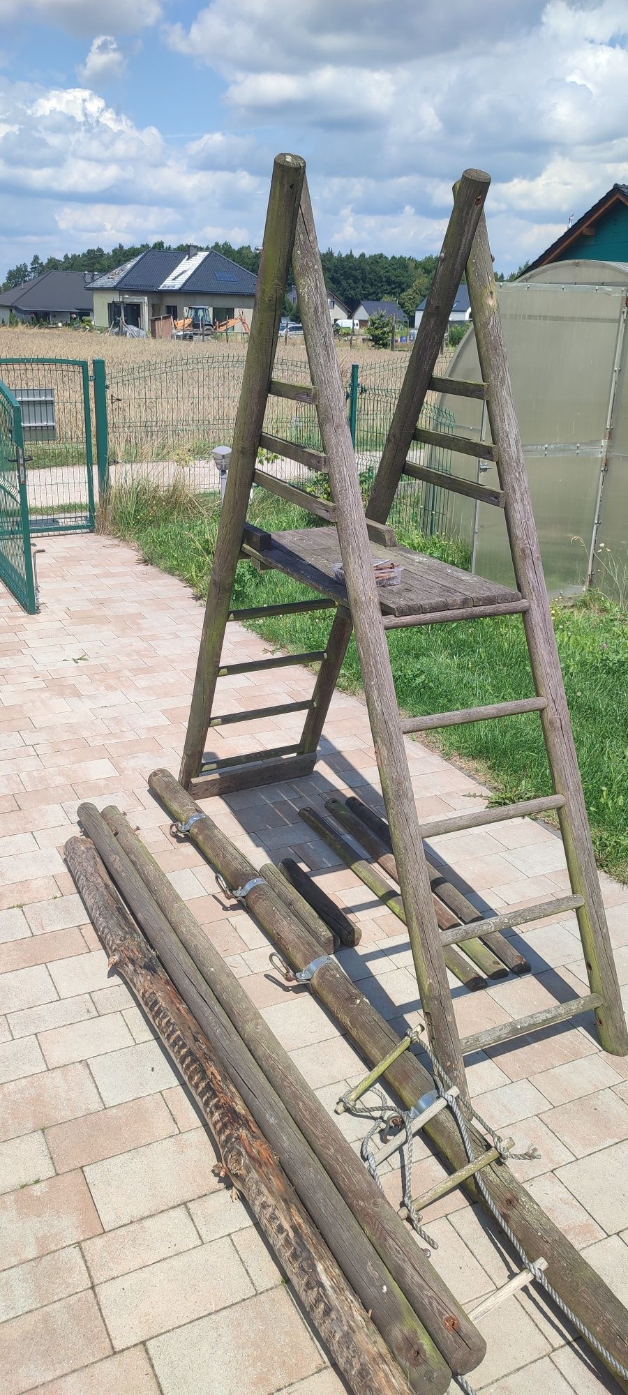 Huśtawka, Stelaż do huśtawek / zjeżdżalni