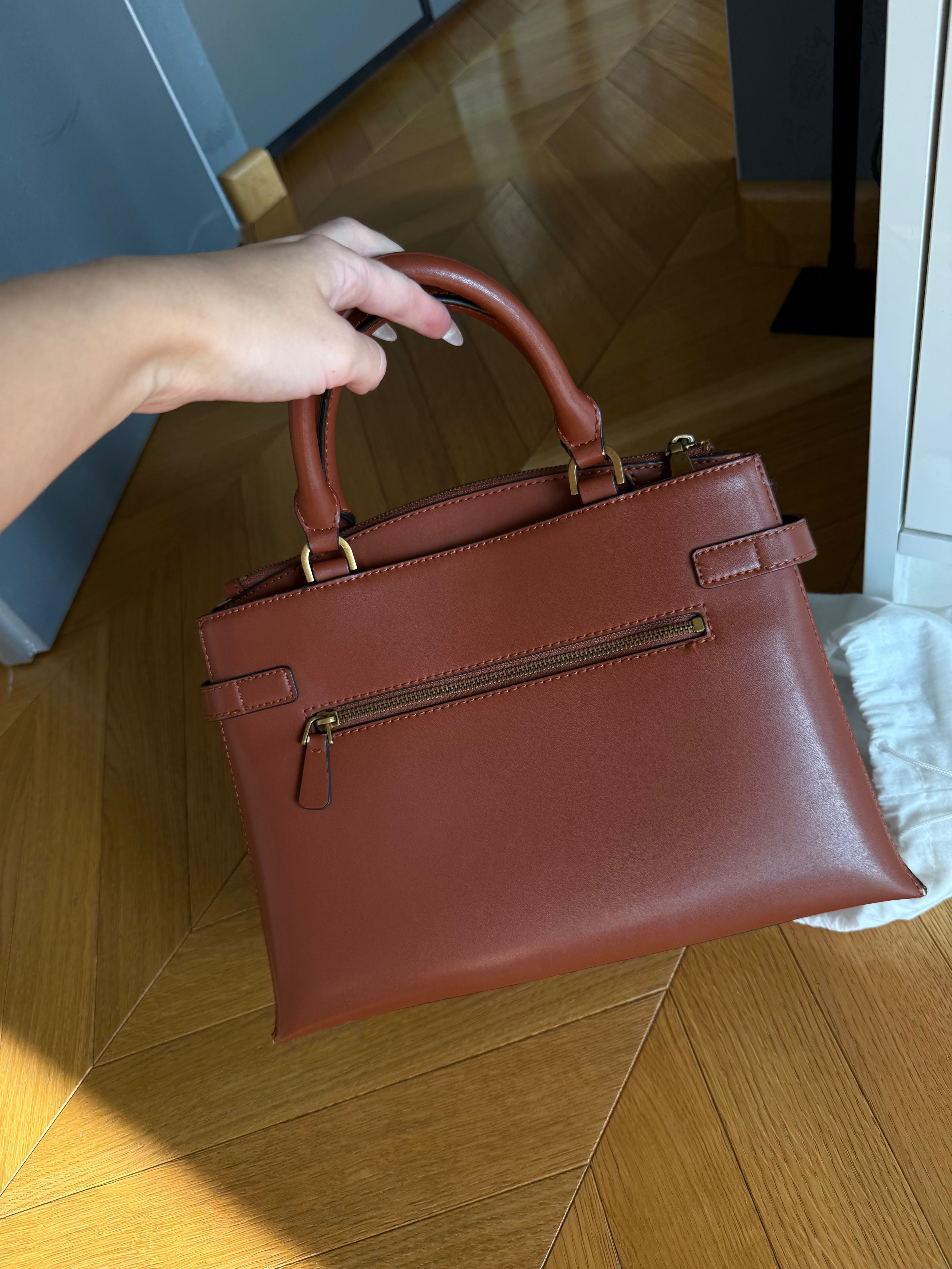 Сумка Guess 25х33 коричнева (нова)